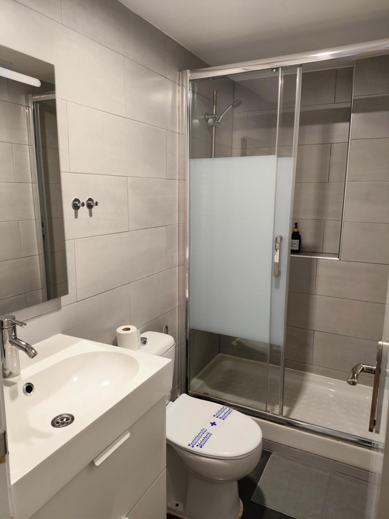 Centro Capital Wizink Feria Bernabeu Aeropuerto Apartment Madrid Ngoại thất bức ảnh